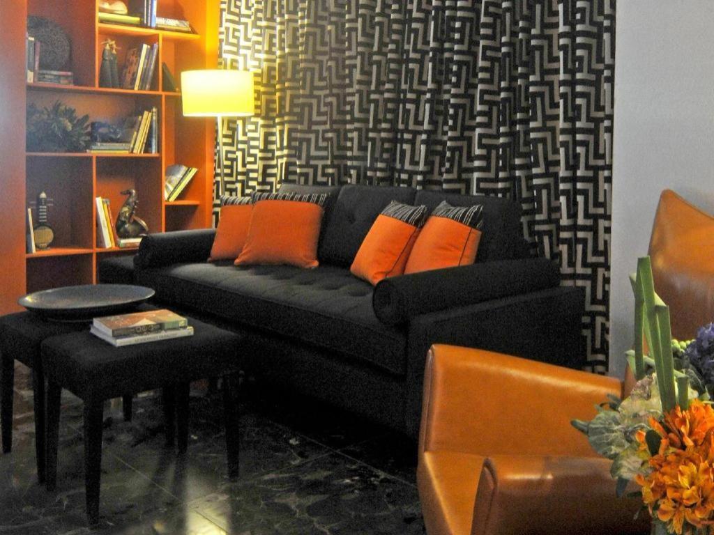 Hive Hotel Кесон Сити Екстериор снимка