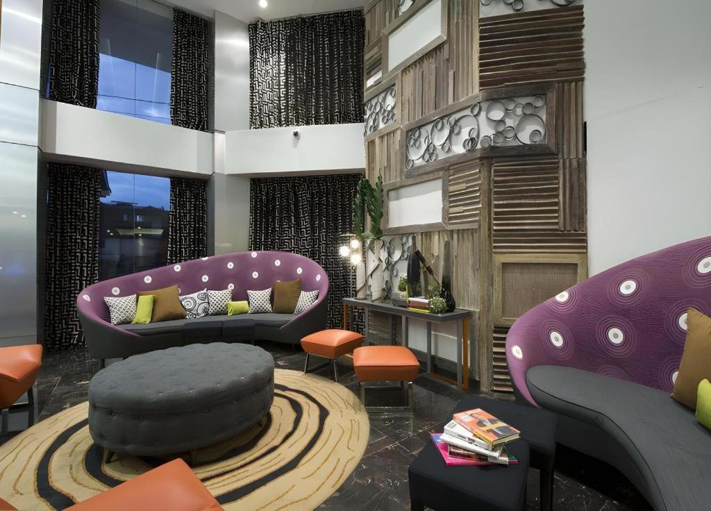Hive Hotel Кесон Сити Екстериор снимка