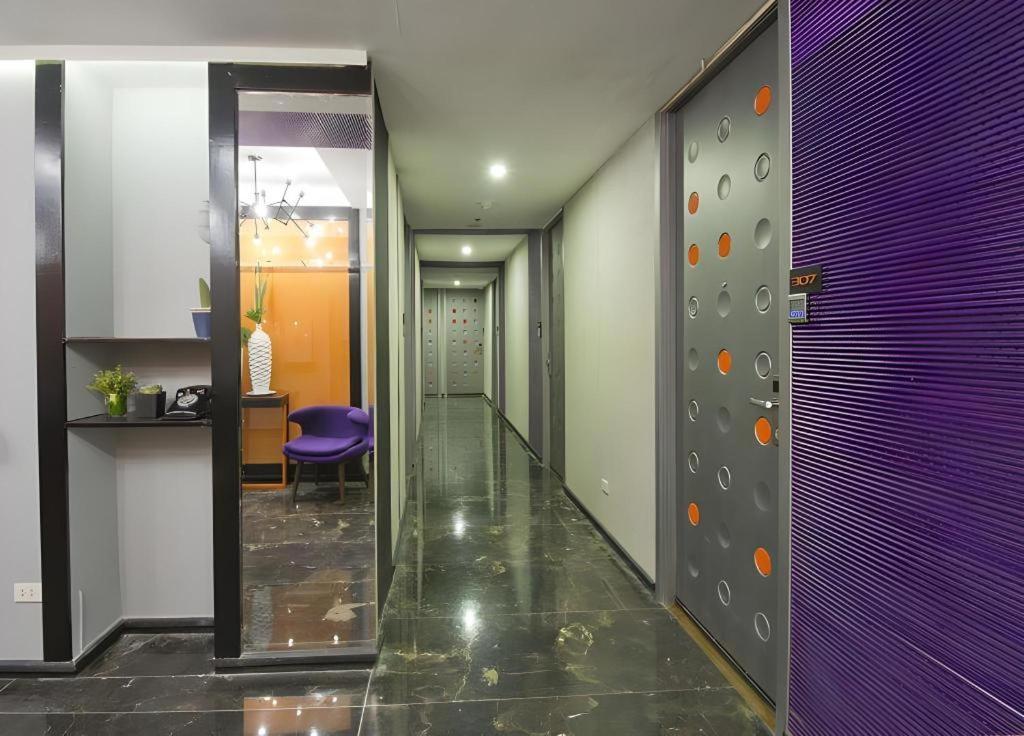 Hive Hotel Кесон Сити Екстериор снимка