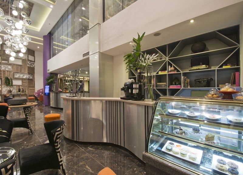 Hive Hotel Кесон Сити Екстериор снимка