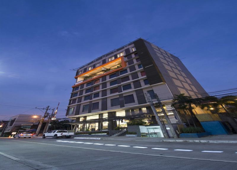 Hive Hotel Кесон Сити Екстериор снимка